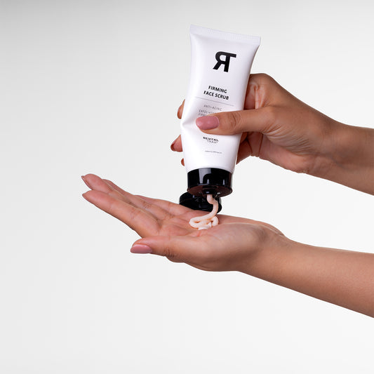 Straffendes Gesichtspeeling